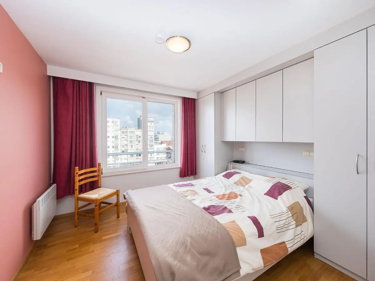 Apartment With Frontal Sea-Views Middelkerke