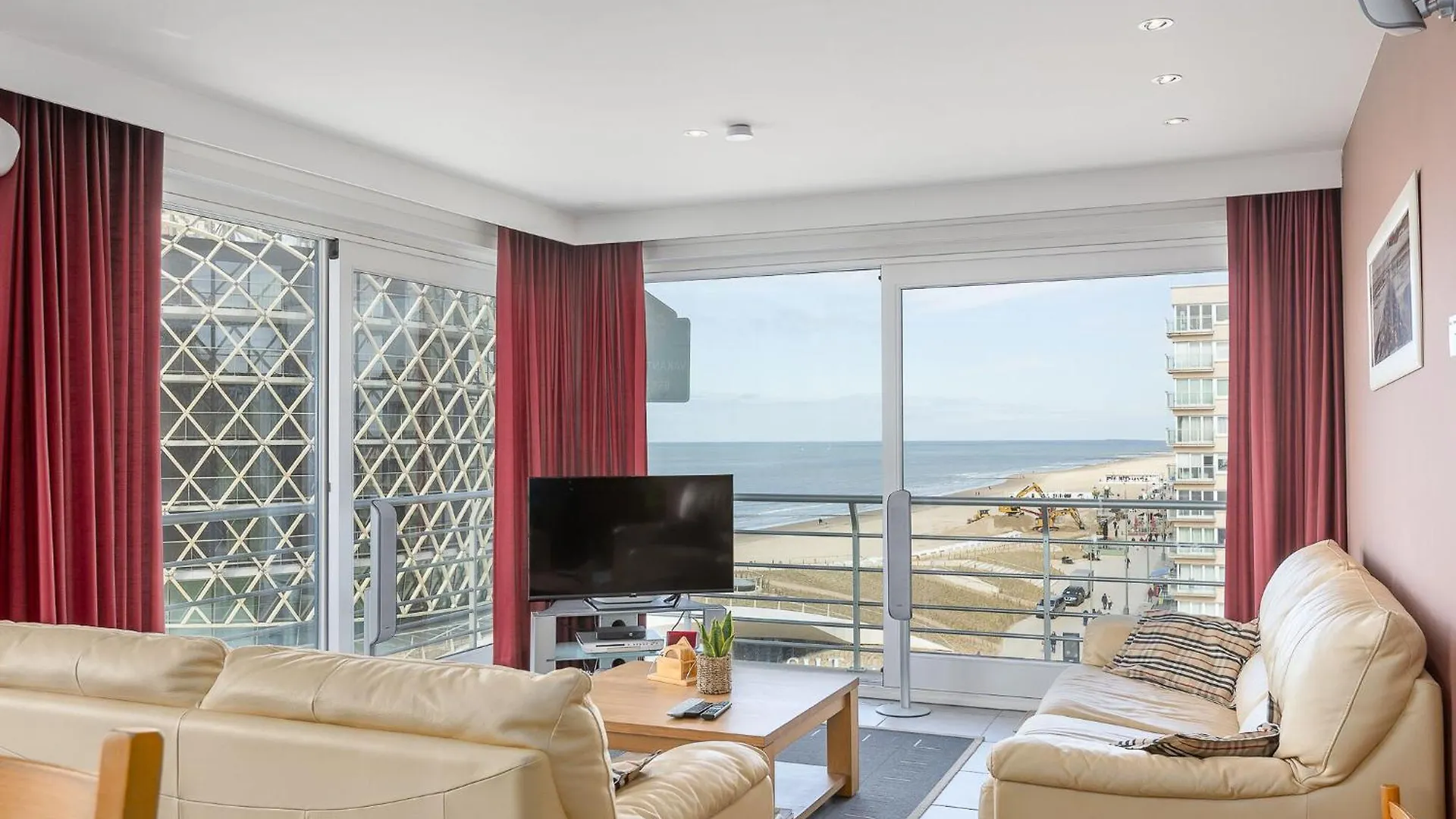 Apartment With Frontal Sea-Views Middelkerke