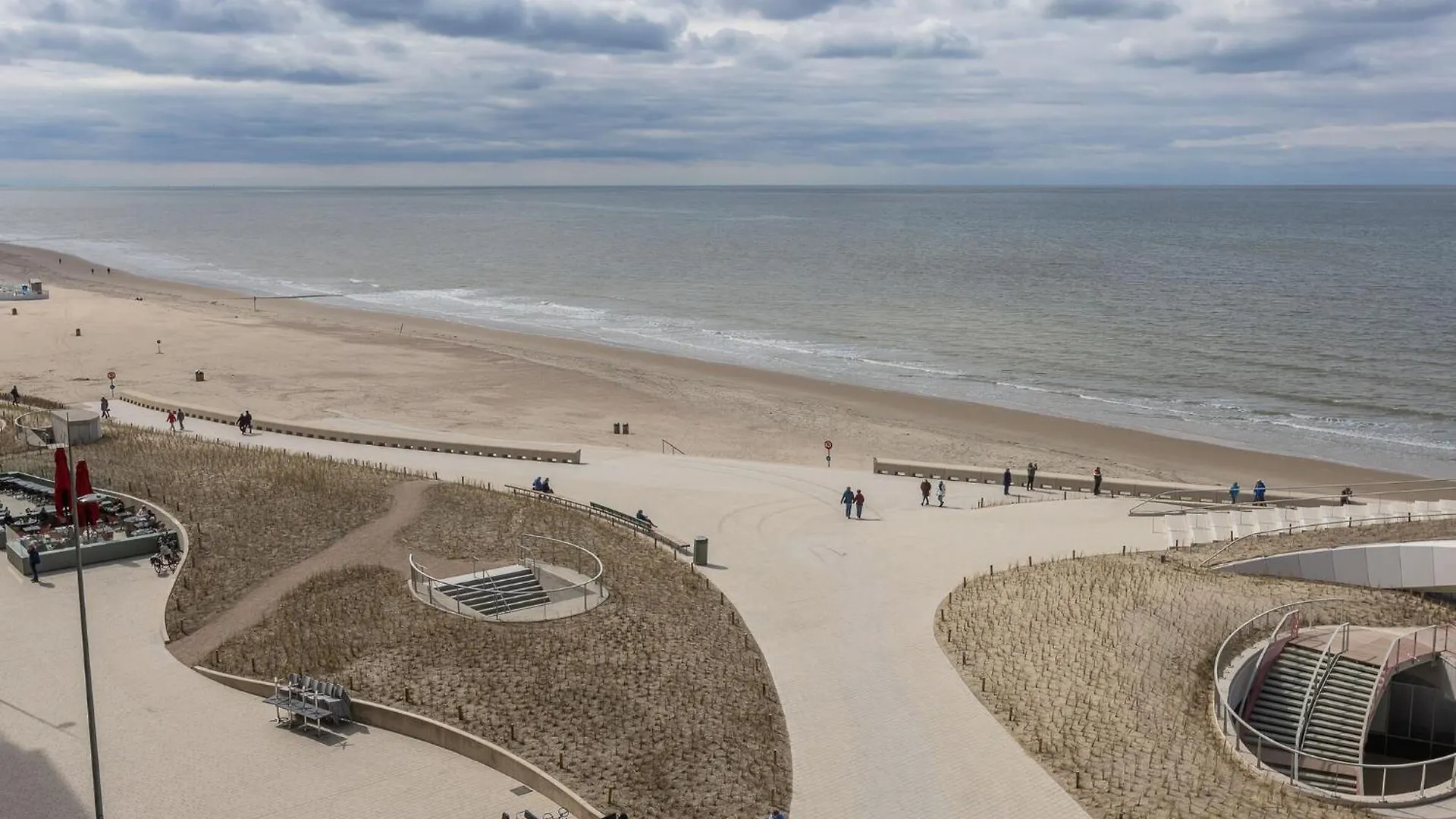 Apartment With Frontal Sea-Views Middelkerke